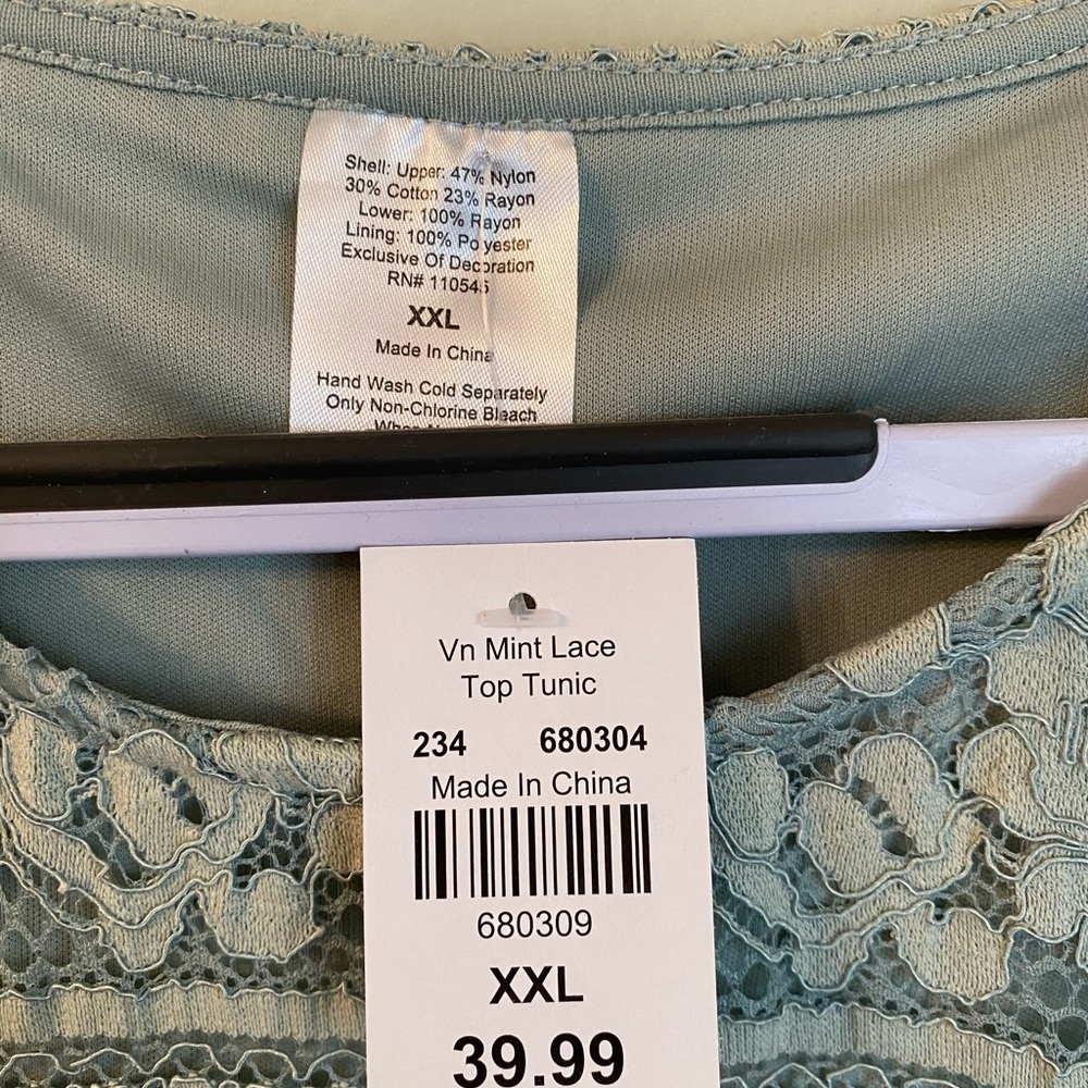 Boutique mint top NWT
